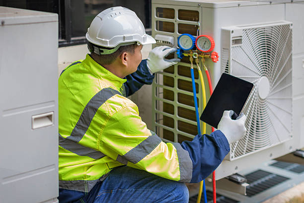 Professional Hvac technician working in Yoder, IN